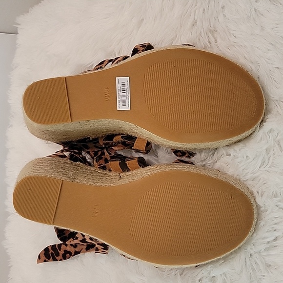 Torrid Leopard print laceup espadrille wedge women's size 11W - Picture 2 of 6